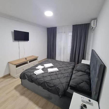 Garsoniera Lux Lorena&Kevin Питещ Екстериор снимка