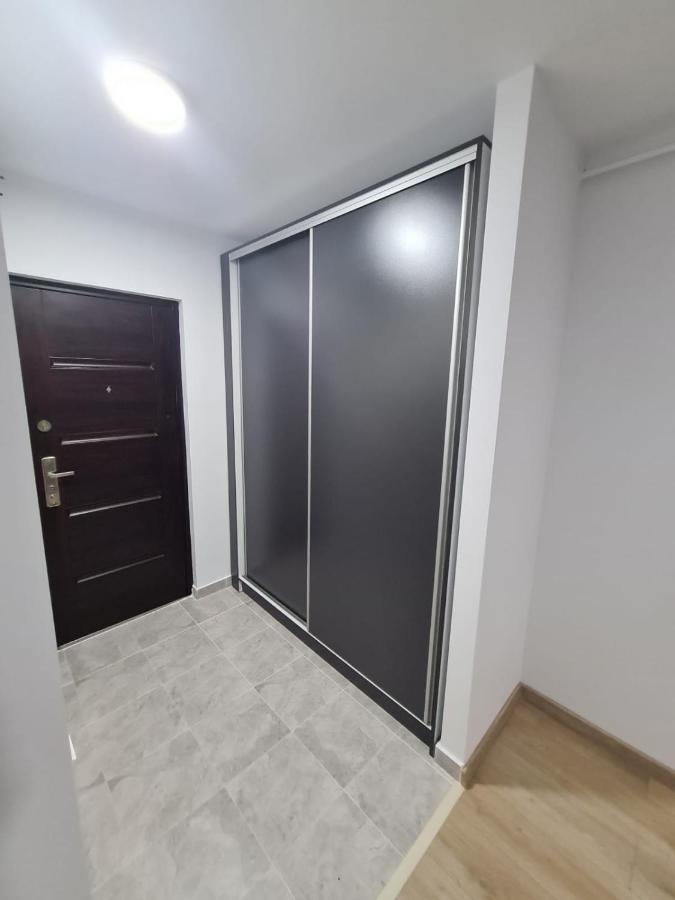 Garsoniera Lux Lorena&Kevin Питещ Екстериор снимка
